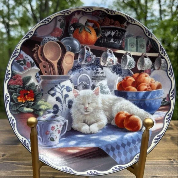 White Cat Collector Plate Bradford Exchange Mabel's Sunny Retreat Mary Ann Lashe