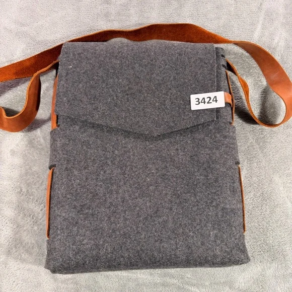 Rustico Messenger Bag Unisex Medium Grey Felt Leather Wool Satchel Crossbody