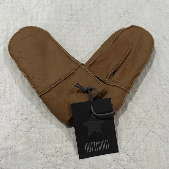 NWT - HutteliHut - Sheep Mitts - Cognac