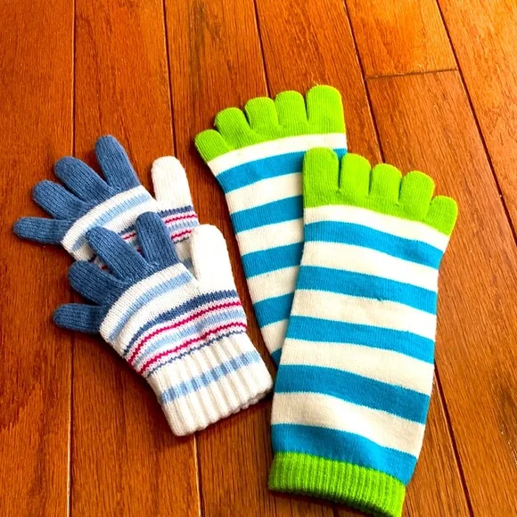 NEW 2 pairs kids gloves. New never worn