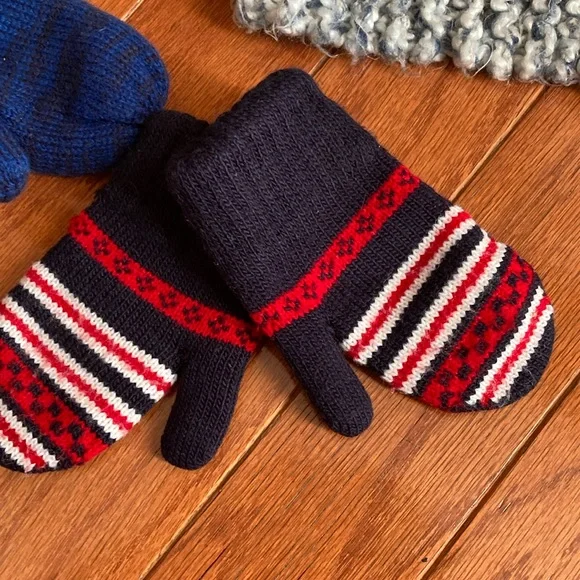 Cozy Kids' Scarf and Mittens Set - Blue and Gray