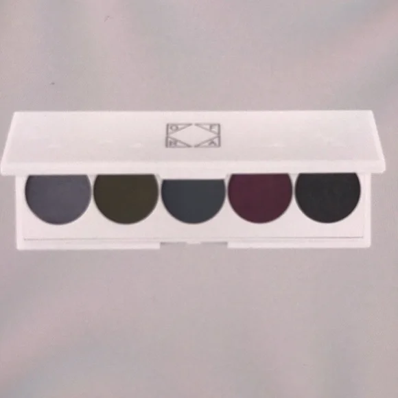 NEW Ofra signature palette Smokey Eyes eye shadow BNIB