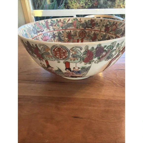 Vintage Chinese Famille Rose Porcelain Serving Bowl w/ Figures & Shou Symbol 10
