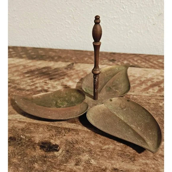 Vintage Brass Engraved Leaf Shape Handcrafted Dry Fruit Bowl, Nice Patina