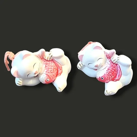 Lot 2 Japanese Lucky Cat Ceramic‎ Bells Maneki Neko With Fish Ornaments