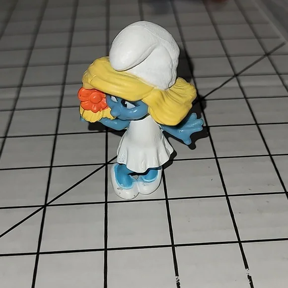 Smurfette Smurf 2011 McDonald's Gently Preloved‎