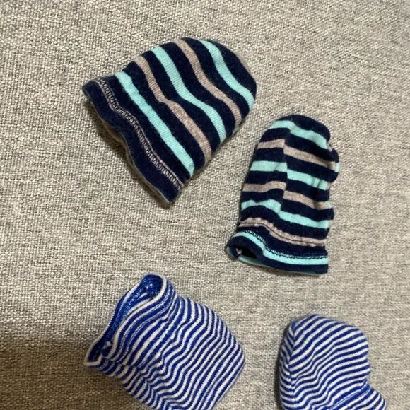 two blue mittens gloves baby gerber 0-3 m and carters newborn