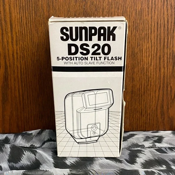 DS20 5-Position Tilt Flash - Black