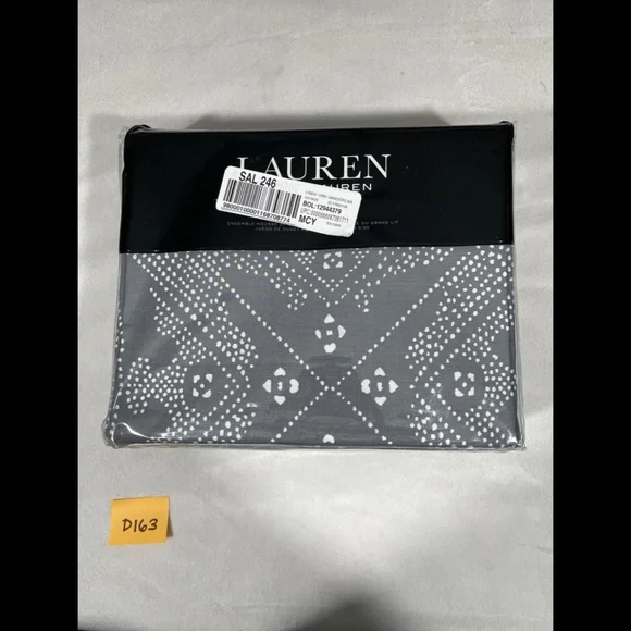NIB Lauren Ralph Lauren Luke‎ Medallion Queen set
