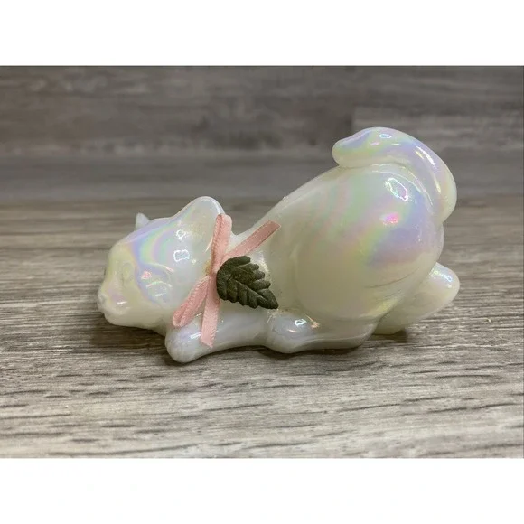Fenton Pearly Sentiment Iridescent Crouching Kitty Cat Figurine with Flower Bow