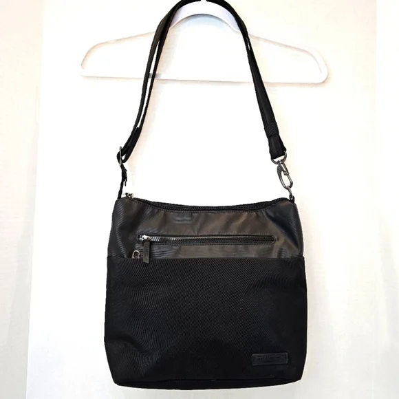 Travelon 5 Point Anti Theft Large Crossbody Black