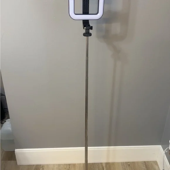 Silver and Black Adjustable Flash Stand with Ring Light