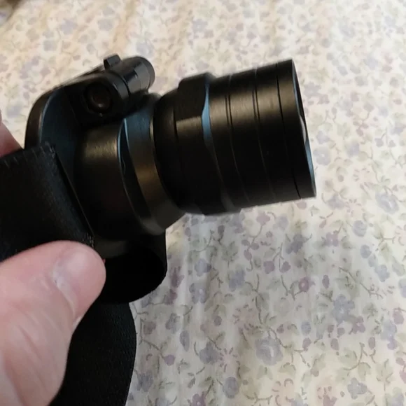 Quantum 310 Lumen Nylon Stretch Adjustable Bright lighting