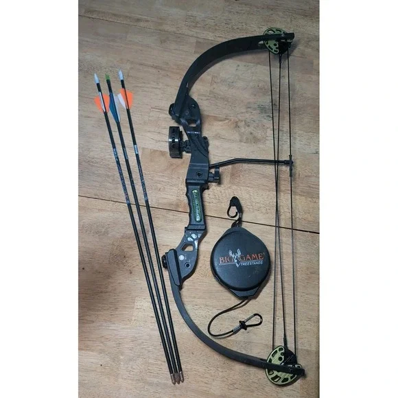 Barnett Tom Cat Youth Bow/3 Practice Arrows And Big Game Retractable Gear Lift