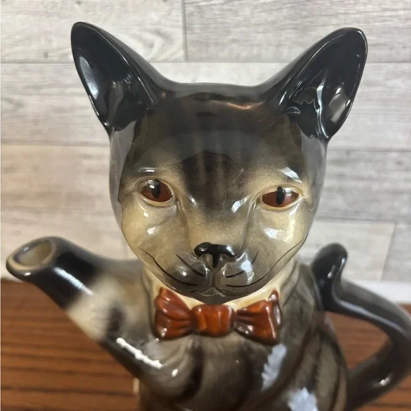 Tony wood Ceramic Cat Teapot with Red Bow Tie