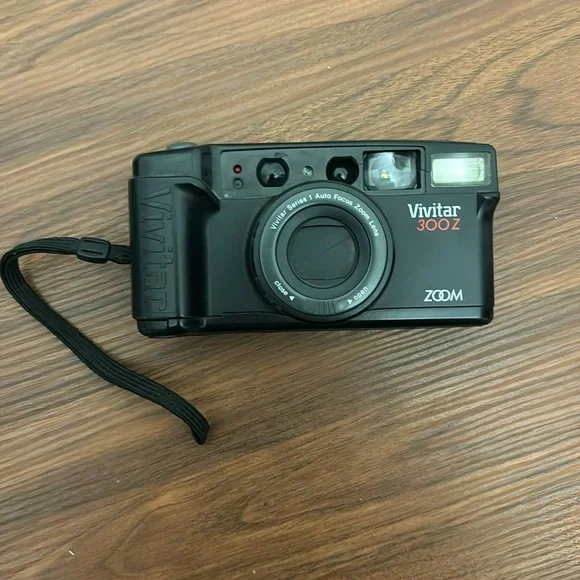 Vivitar 300 Z Series 1 Auto Focus Zoom Lens 35mm Film Camera & Film - Untested
