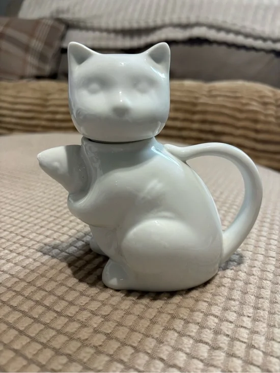 White Cat Ceramic Teapot - Cute Cat-Shaped Tea Mug