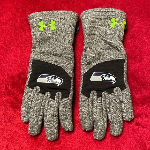 Youth Under Armour Seattle Seahawks Gloves Size YSM