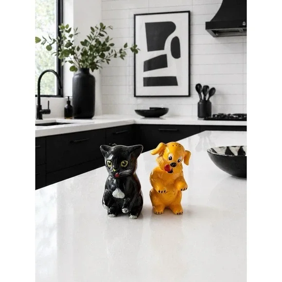 Vtg F&F Figural 1959s MCM Plastic Cat & Dog Salt & Pepper Shakers Fido & Fifi