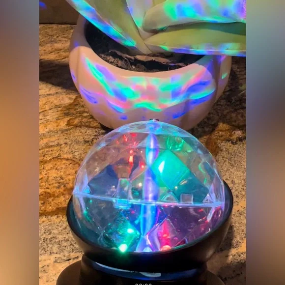 PRISM LIGHT - battery operated NIB