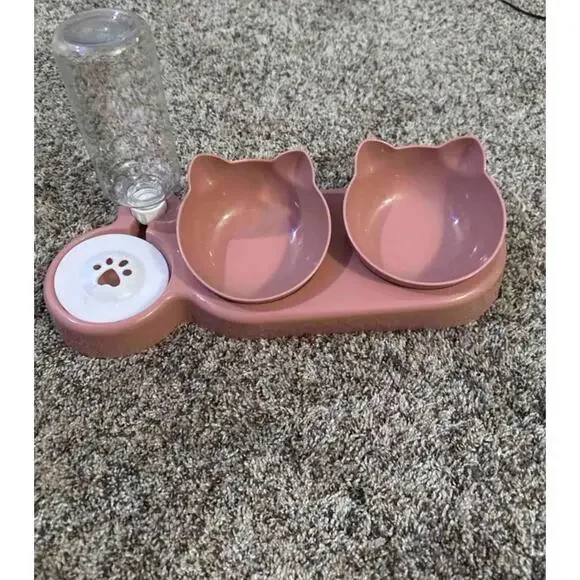 cat feeder