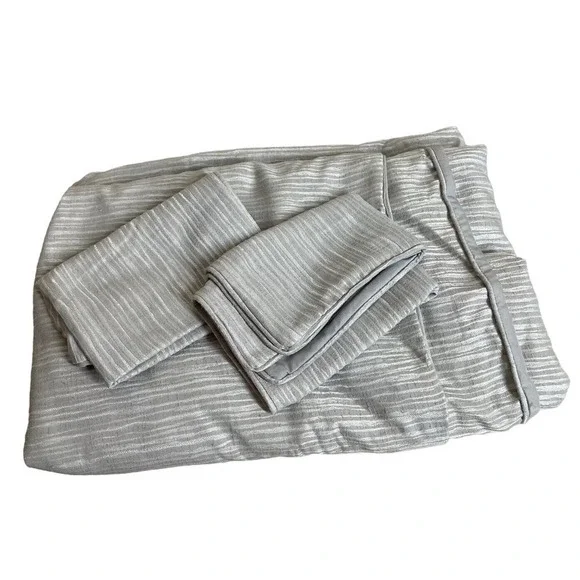 Queen Simply Vera Vera Wang Duvet Cover & 2 Standard Shams Silver Shimmer Gray