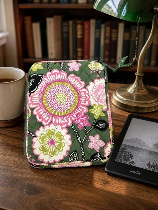 Vera Bradley‎ Olivia Pink & Green Neoprene Tablet Case / Sleeve, Kindle Holder