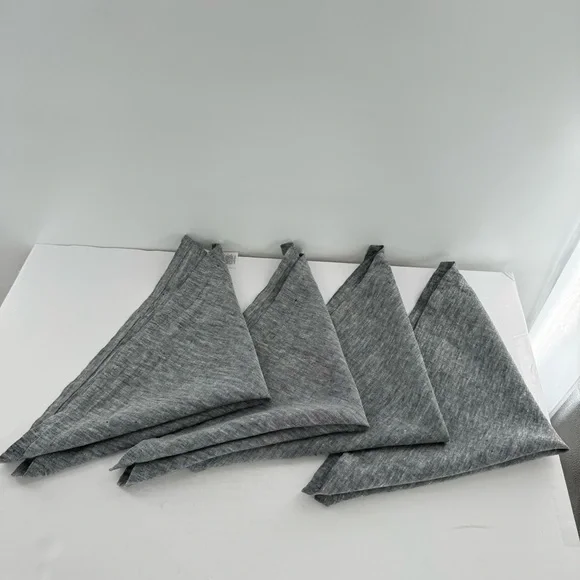 West Elm Set of Four Linen Dinner Table Napkins 18inx18in