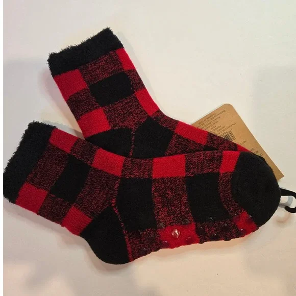 Northeast Outfitters Youth Cozy Cabin Buffalo‎ Plaid Crew Socks Grippers