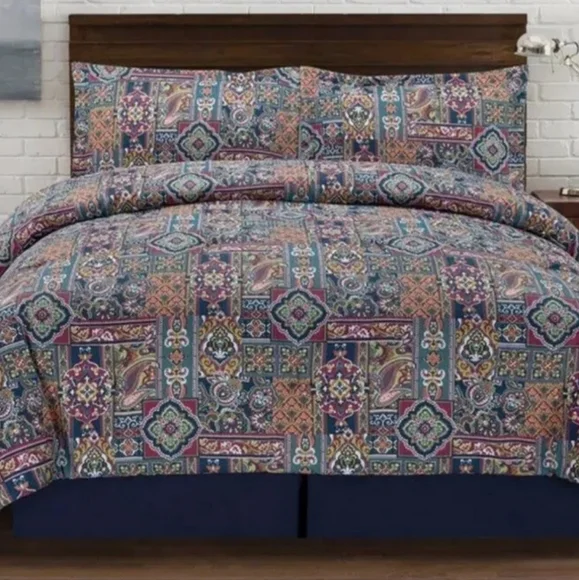 TAO 4 Pc Multicolor Bedding Set 2 Shams, Bedskirt & Paisley Duvet Blanke…