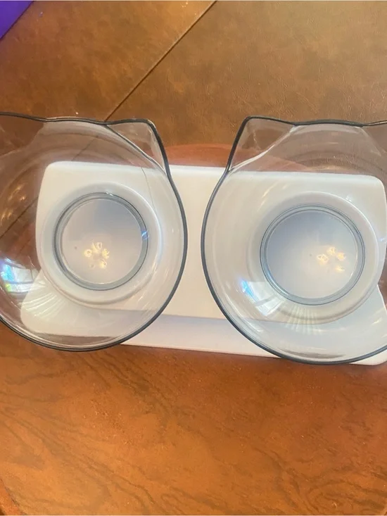 Clear Twin Cat Bowls on snap into slightly titled Raised Stand.