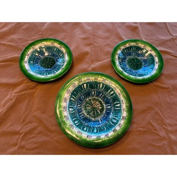 Three metal bowls green and blue theme