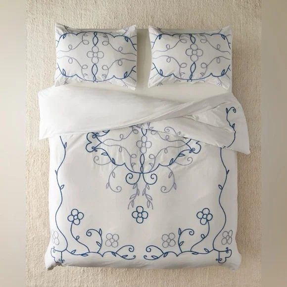 UO Lola Floral Chenille Embroidered 100% Cotton Duvet Cover Size Twin/Twin XL