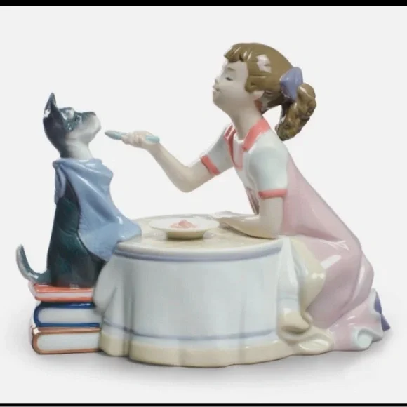 NEW LLADRO TEA TIME GIRL FIGURINE BRAND NEW IN BOX