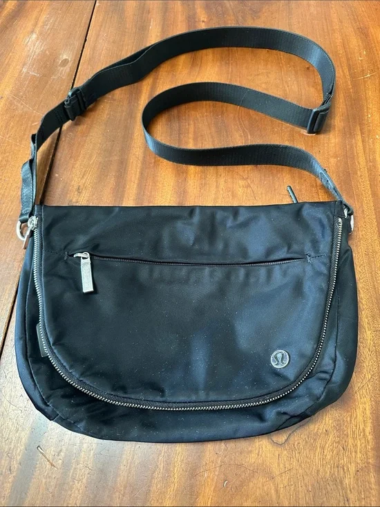 lululemon athletica Black All Night Festival Bag