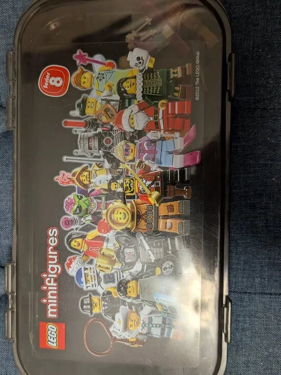 Lego Series 8 minifigure storage case with 2 figures