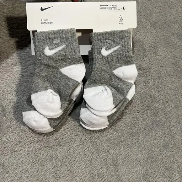 Nike Socks Newborn 6-12 Months Gray White 6 Pack Lightweight Ankle Baby Swoosh