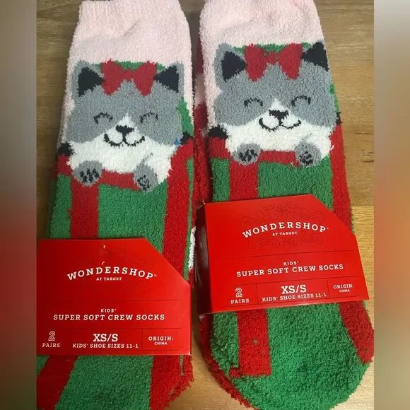 NWT Girl’s Christmas Cat Soft Socks 4 Pairs Stocking Stuffers Holiday