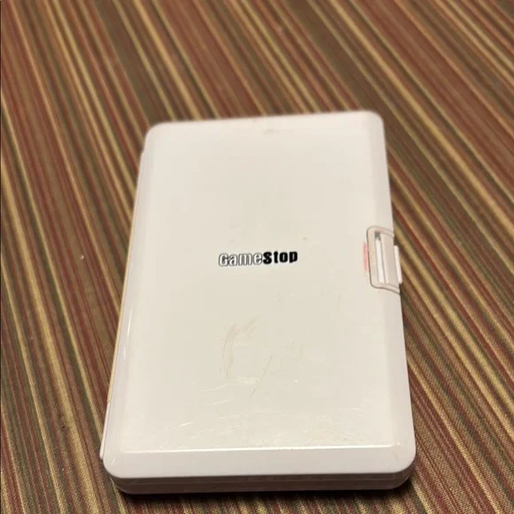 White storage Case for Nintendo Ds game cartridges fits 6 and a stylus pen
