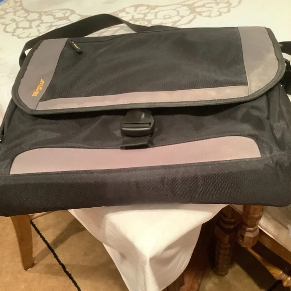 Targus computer and business travel bag