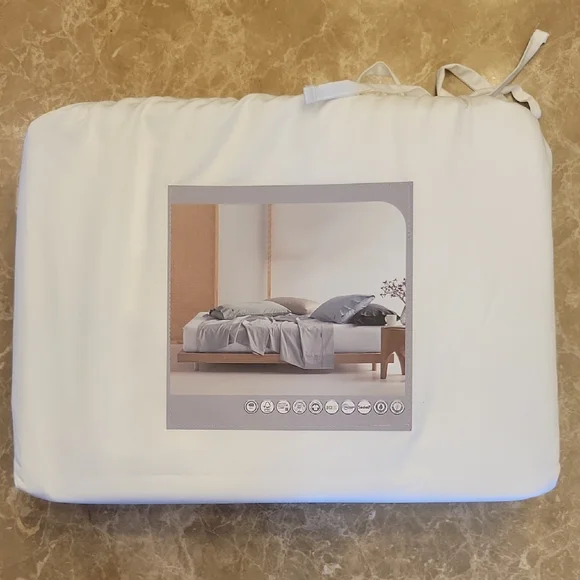 HB CLOUDLAND Elegant Queen 100% Bamboo Sateen White Bed Sheets. Hypo-allergenic