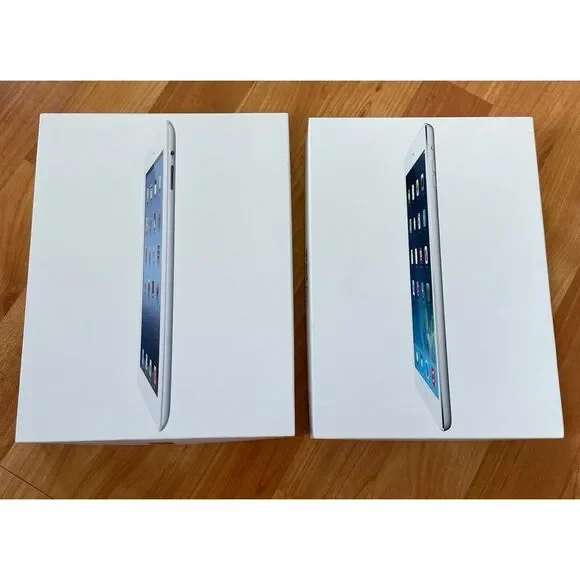 2 I Pad empty boxes‎