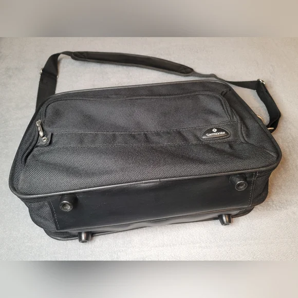 Samsonite Black Travel Tote Carry-On Bag Overnight Business Briefcase 17