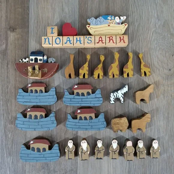 Handcrafted Wooden Noah's Ark Shelf Sitting Decor Set with Animals and Figures‎