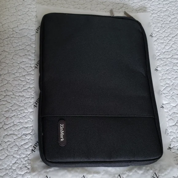 NWOT ZinMark Laptop Black Carrying Bag 13 x 9in