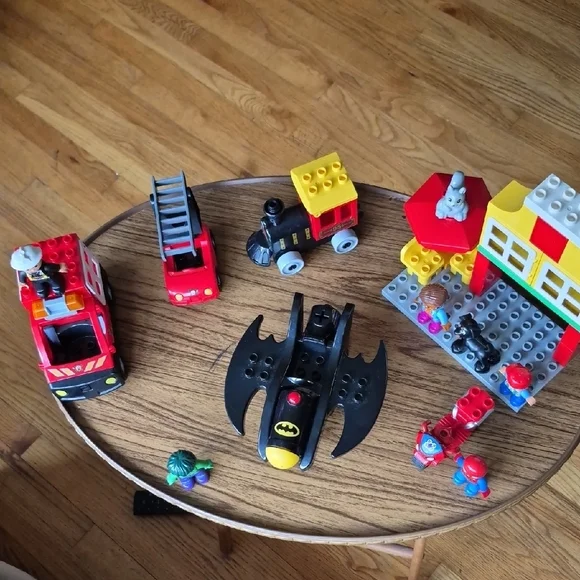 LEGO HULK SPIDERMAN BAT PLANE City Fire and Rescue Set- Red, Yellow, Black Used