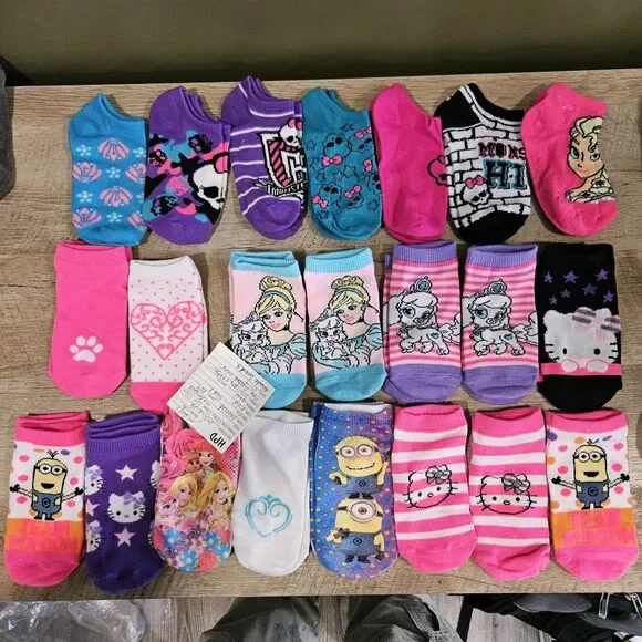 Girl Socks *SAMPLES* 22 Pairs Size 6-8 years Disney Monster High Princesses