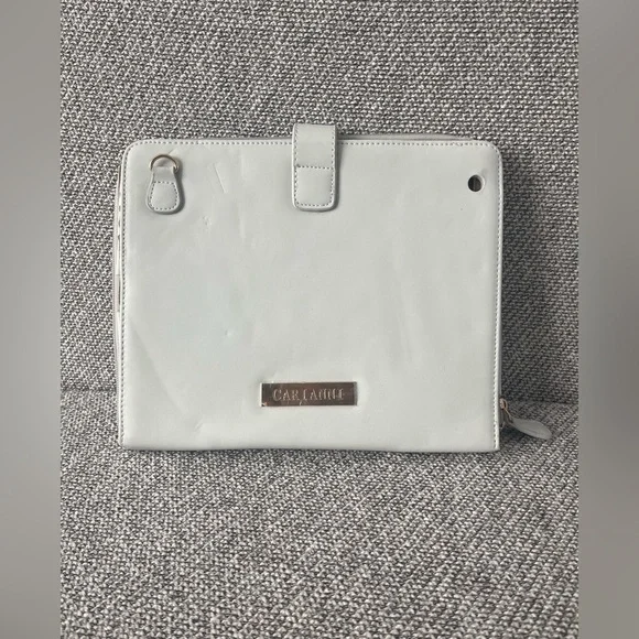 Carianni White IPad Case with Minimalist Design