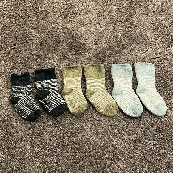 💫bundle of 3💫 newborn carters fuzzy socks