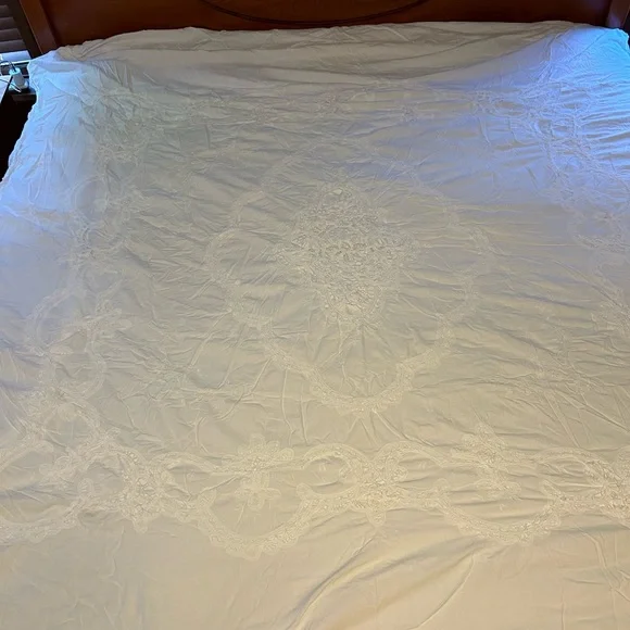 Vintage Battenberg Lace king size duvet cover with pillow cases & bedskirt